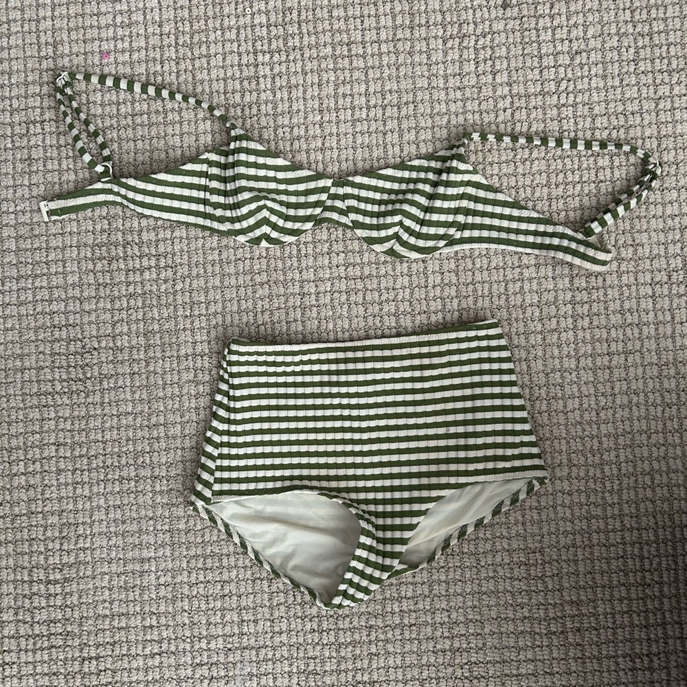 SOLID & Striped green high rise striped set